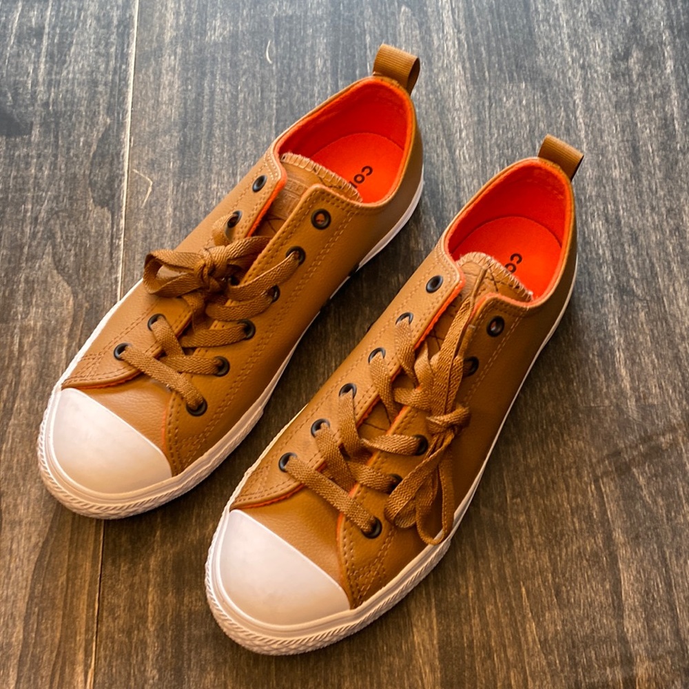 Converse junior size 6 Camel Leather